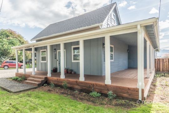 A newly remodeled Ranch Style retreat on .21 acres in the heart - Beach Home for sale in Ferndale, California on Beachhouse.com