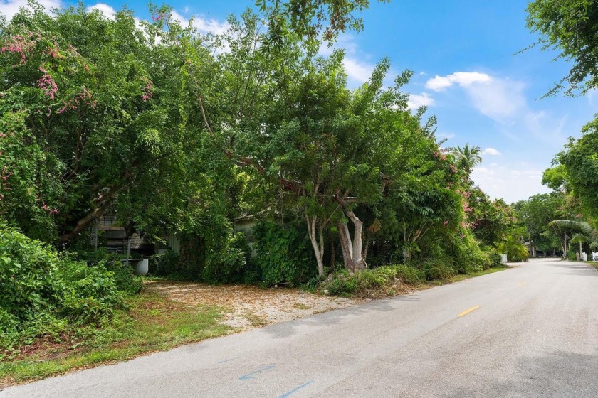 A severely distressed home currently sits on this expansive 15 - Beach Home for sale in Key Largo, Florida on Beachhouse.com