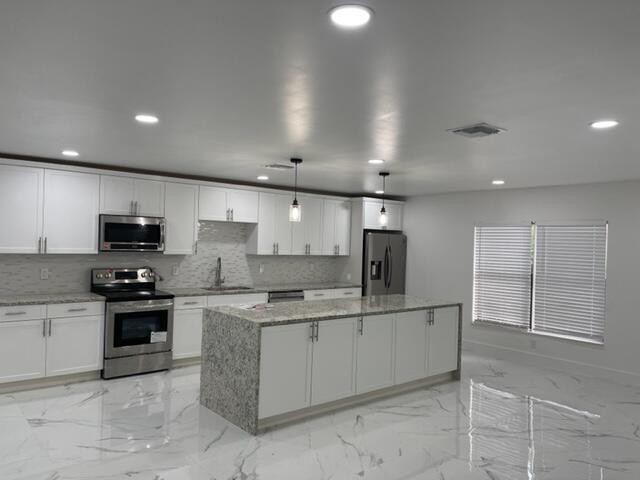 :Beautiful 3/2 completely remodeled, freshly painted inside and - Beach Home for sale in West Palm Beach, Florida on Beachhouse.com