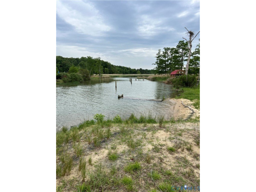 Come see this 1.5 Arce lot on Timber Neck Creek. Great for - Beach Lot for sale in Surry, Virginia on Beachhouse.com