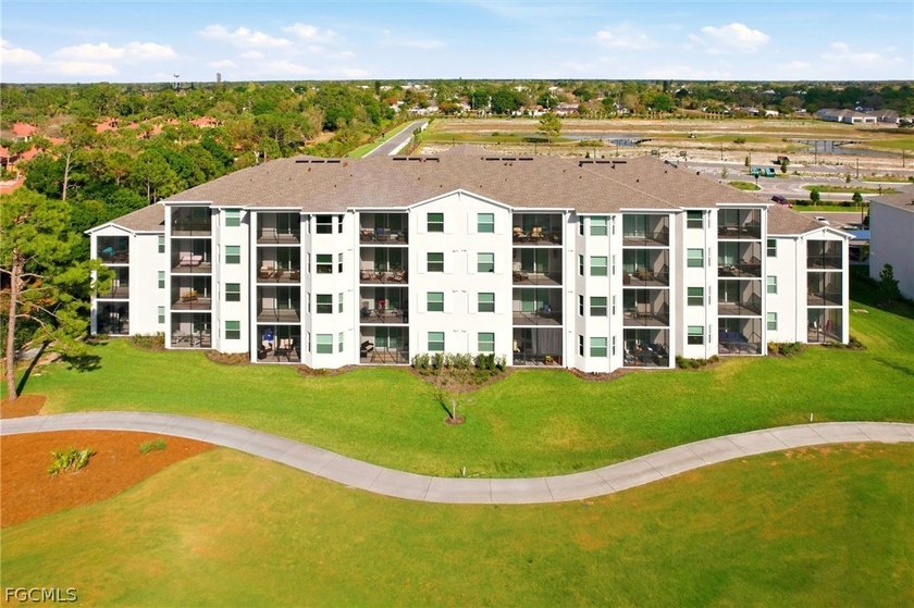 Welcome to luxury living in Lehigh Acres. Golf Membership - Beach Condo for sale in Lehigh Acres, Florida on Beachhouse.com