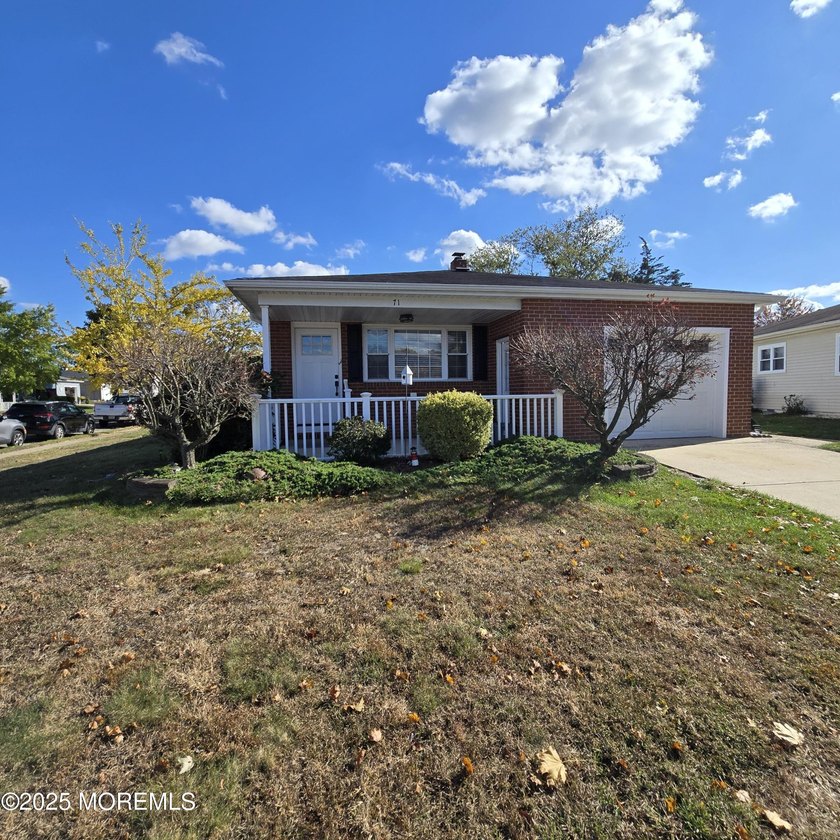 Beautifully renovated Lakeview model complete with a gorgeous - Beach Home for sale in Toms River, New Jersey on Beachhouse.com