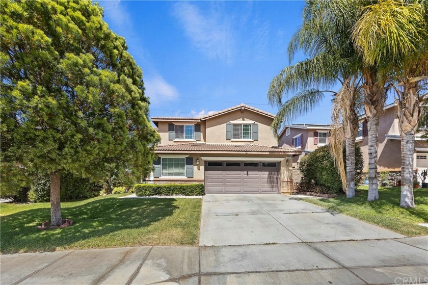 Large home that you have been looking for in Lake Elsinore! This - Beach Home for sale in Lake Elsinore, California on Beachhouse.com