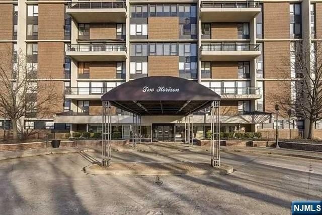 Luxury Top-Floor Duplex with Stunning Manhattan Skyline Views - Beach Other for sale in Fort Lee, New Jersey on Beachhouse.com