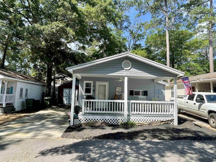 NEW LISTING IN OCEAN LAKES! CUTE BEACH BUNGALOW WITH SPACIOUS - Beach Home for sale in Myrtle Beach, South Carolina on Beachhouse.com