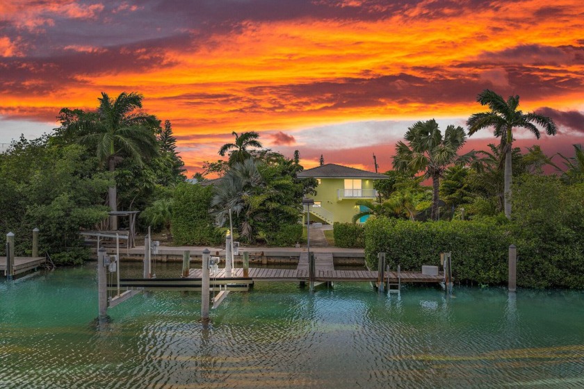 Charming Sombrero Beach home, less than 1/2 mile from its shore - Beach Home for sale in Marathon, Florida on Beachhouse.com