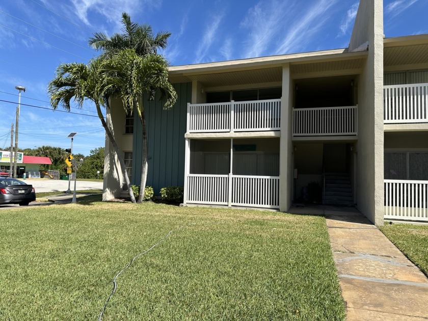 Don't let this prize slip through your fingers! This 2-bed - Beach Condo for sale in Merritt Island, Florida on Beachhouse.com