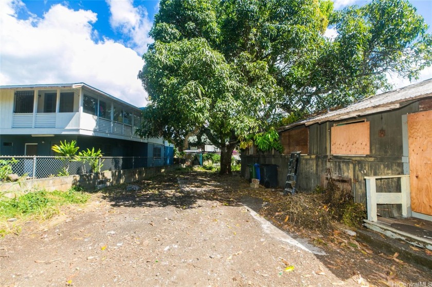 Centrally Located. Please refrain from  entering the property - Beach Home for sale in Honolulu, Hawaii on Beachhouse.com