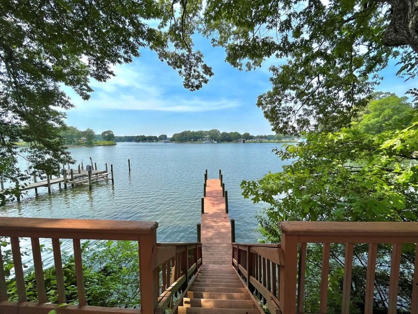 This waterfront property on Bridge Creek is minutes away from - Beach Home for sale in Reedville, Virginia on Beachhouse.com