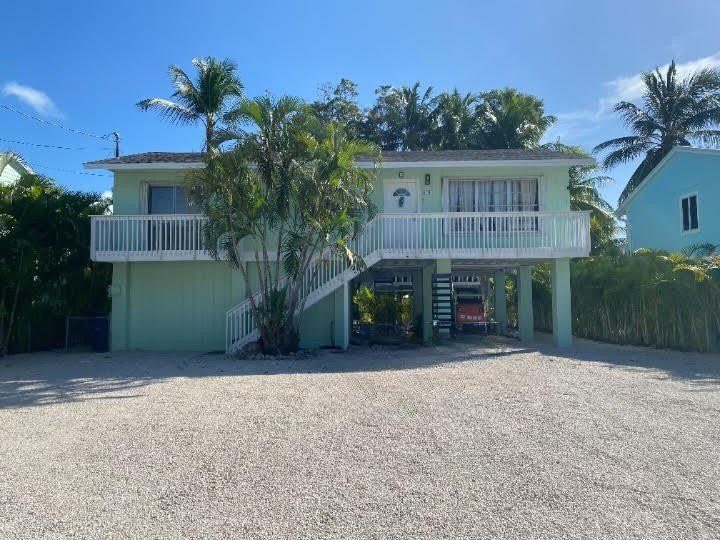 This single-family home is located in a popular neighborhood of - Beach Home for sale in Key Largo, Florida on Beachhouse.com