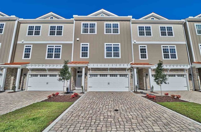 Majestic Oaks is a community which offers gracious and gated - Beach Townhome/Townhouse for sale in Murrells Inlet, South Carolina on Beachhouse.com