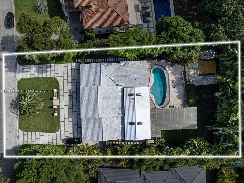 Welcome to 530 Sabal Palm Rd in prestigious Bay Point, one of - Beach Home for sale in Miami, Florida on Beachhouse.com