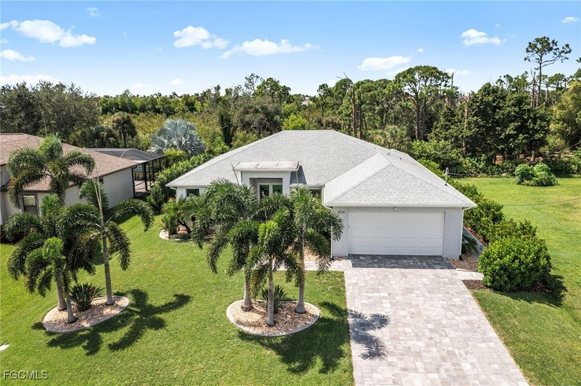 Impeccably maintained 3BR+Den, 3 Bath Pool Home in highly sought - Beach Home for sale in Cape Coral, Florida on Beachhouse.com