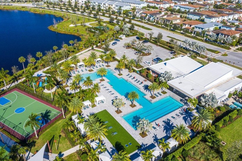 Move-in ready townhome, priced to sell in the highly - Beach Townhome/Townhouse for sale in Palm Beach Gardens, Florida on Beachhouse.com