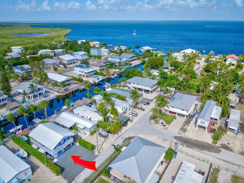 This is a turnkey traditional Keys house perfect for the - Beach Home for sale in Key Largo, Florida on Beachhouse.com