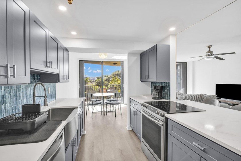 SPECTACULAR ,1 br 1.5 bath, South East views overlooking - Beach Condo for sale in Boca Raton, Florida on Beachhouse.com