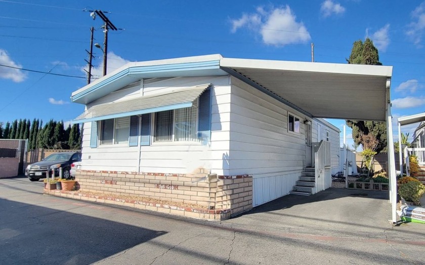 This cozy 2-bedroom 2 bath features a well-lighted interior with - Beach Home for sale in Garden Grove, California on Beachhouse.com