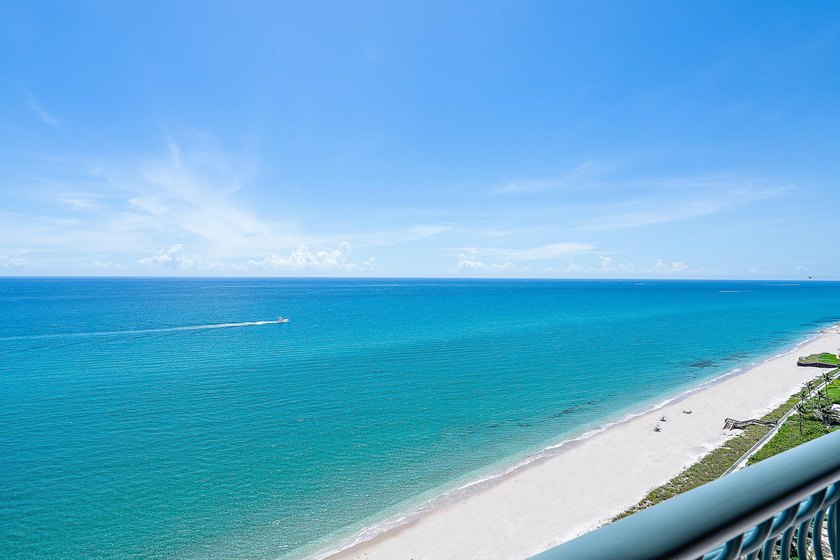 Completely remodeled & fully furnished residence with direct - Beach Condo for sale in Singer Island, Florida on Beachhouse.com