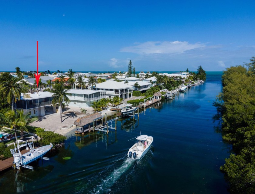 Dream location in Port Antigua!  This property is a GEM with a - Beach Home for sale in Lower Matecumbe Key, Florida on Beachhouse.com