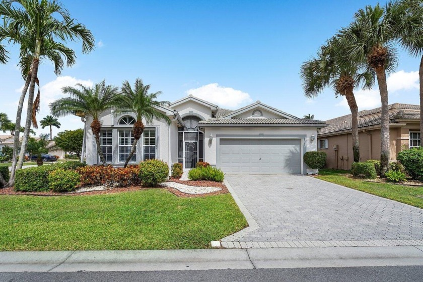 THE HOME YOU'VE BEEN LOOKING FOR! This charming single-family - Beach Home for sale in Boynton Beach, Florida on Beachhouse.com