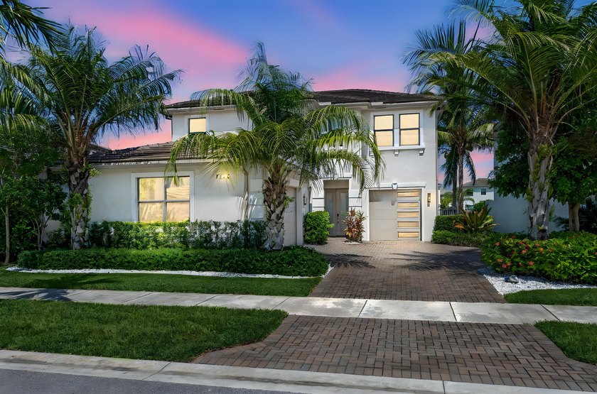 Luxury Lakefront Living in Toscana Isle! Welcome to 7178 - Beach Home for sale in Lake Worth, Florida on Beachhouse.com