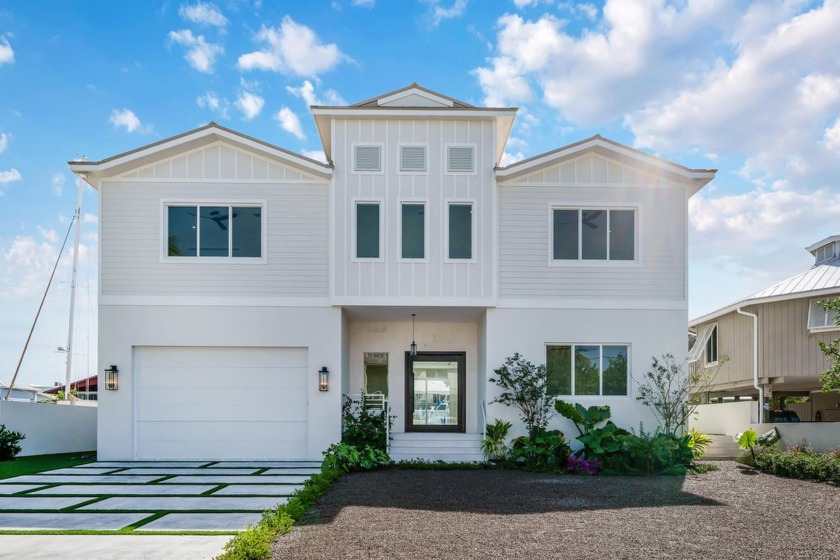 Welcome to paradise at 117 Leoni Drive in the exclusive Venetian - Beach Home for sale in Plantation Key, Florida on Beachhouse.com