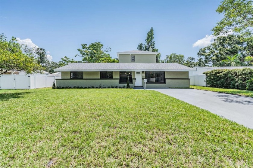 One or more photo(s) has been virtually staged. Huge price drop! - Beach Home for sale in St. Petersburg, Florida on Beachhouse.com