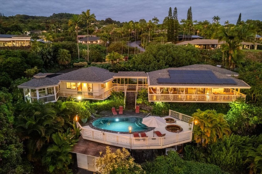 SPRAWLING PLANTATION STYLE HOME - a series of unique structures - Beach Home for sale in Kailua Kona, Hawaii on Beachhouse.com