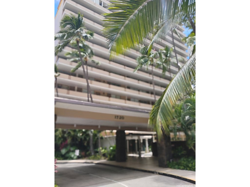 Welcome to the PENTHOUSE B5 at Tradewind Hotel Inc, located in - Beach Condo for sale in Honolulu, Hawaii on Beachhouse.com