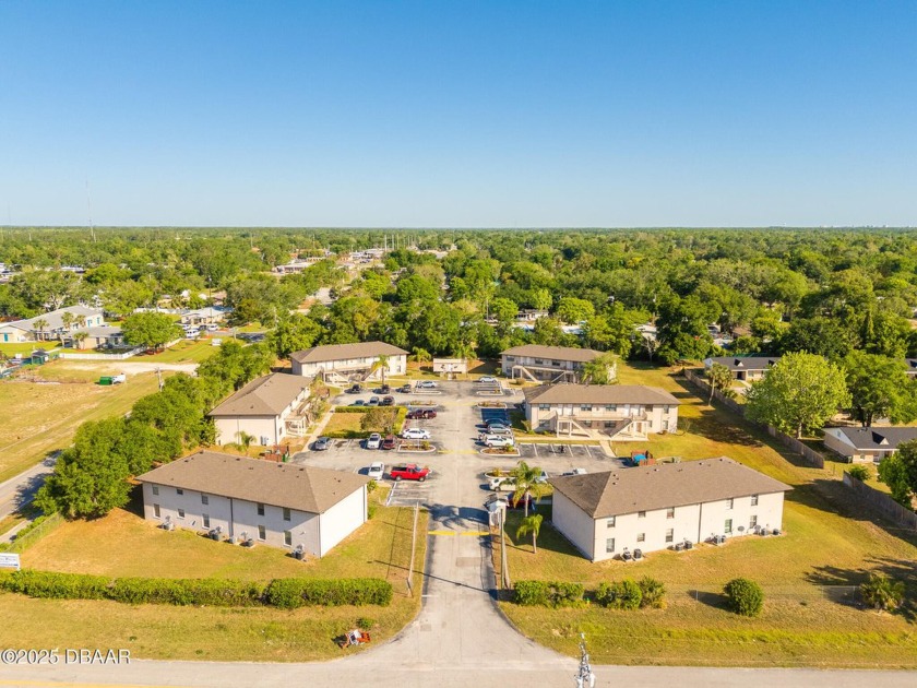 Charming 1 Bed, 1 Bath Condo This beautifully maintained - Beach Condo for sale in Daytona Beach, Florida on Beachhouse.com