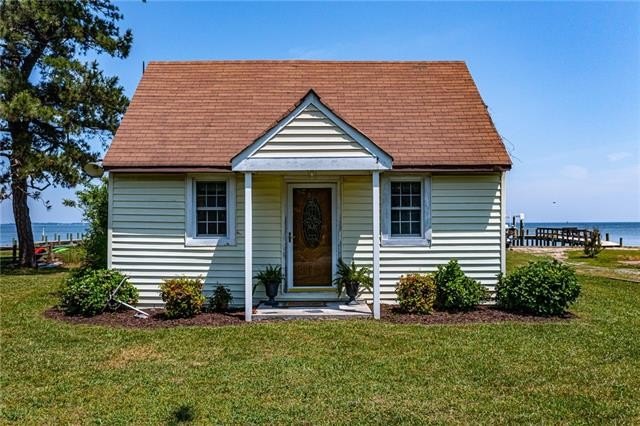 Precious Bayside cottage on the Rappahannock River looking into - Beach Home for sale in Deltaville, Virginia on Beachhouse.com