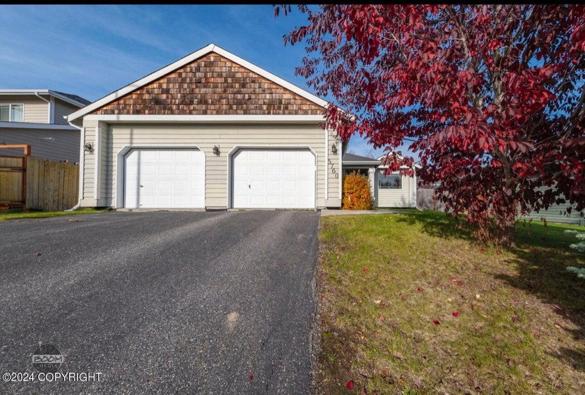 Large Ranch home with finished basement. The large entry way - Beach Home for sale in Anchorage, Alaska on Beachhouse.com