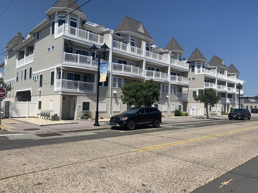 Great value to this New 3 bedroom 2.5 bath luxury townhome. 1 - Beach Townhome/Townhouse for sale in Seaside Heights, New Jersey on Beachhouse.com