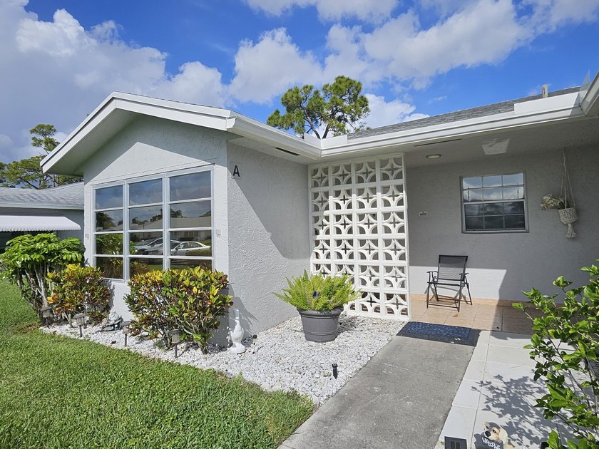 Beautiful oversized corner lot offering privacy and a serene - Beach Condo for sale in Delray Beach, Florida on Beachhouse.com