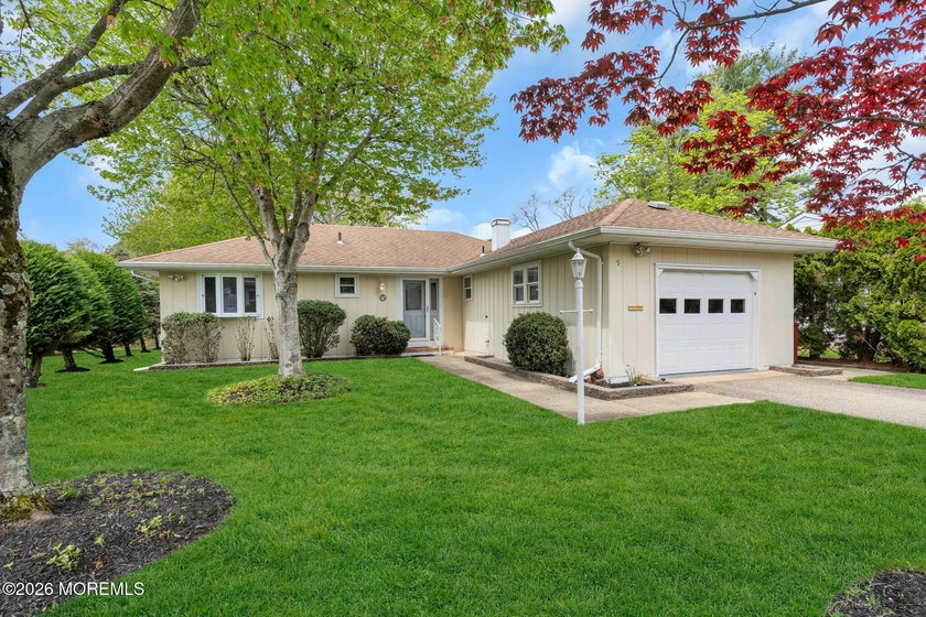 Move right into this beautifully maintained two-bedroom - Beach Home for sale in Toms River, New Jersey on Beachhouse.com