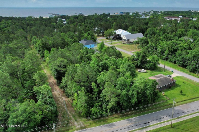 Fantastic location near Coleman Ave in Waveland. This growing - Beach Lot for sale in Waveland, Mississippi on Beachhouse.com