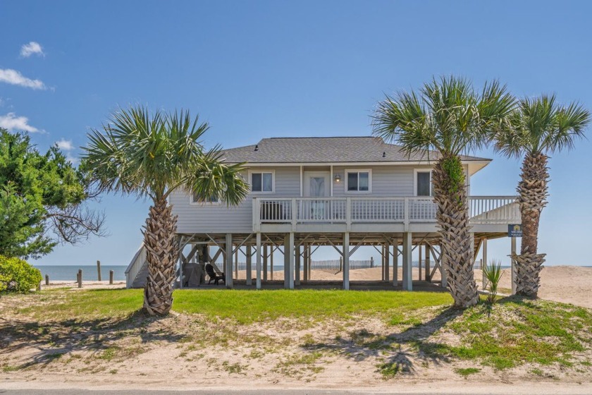 This 2 bedroom, 2 bath beachfront charmer is perfect for any - Beach Home for sale in Edisto Beach, South Carolina on Beachhouse.com