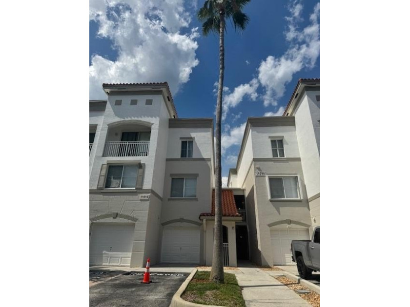 Lovely 1 bedroom condo at The Residences at Legacy Place in the - Beach Condo for sale in Palm Beach Gardens, Florida on Beachhouse.com