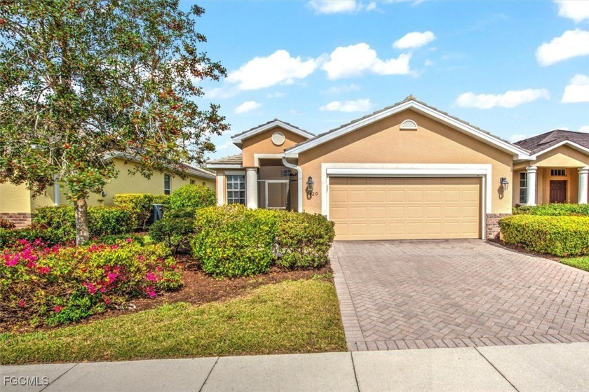 STUNNINGLY PRICED POOL home with serene golf course views! - Beach Home for sale in North Fort Myers, Florida on Beachhouse.com