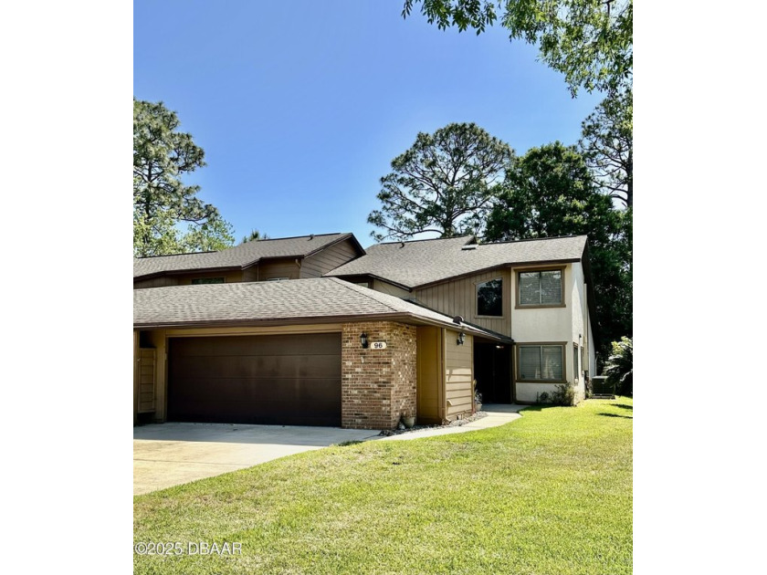 Large 4 bedroom, 2 1/2 bath townhome with a spacious 1st floor - Beach Townhome/Townhouse for sale in Ormond Beach, Florida on Beachhouse.com