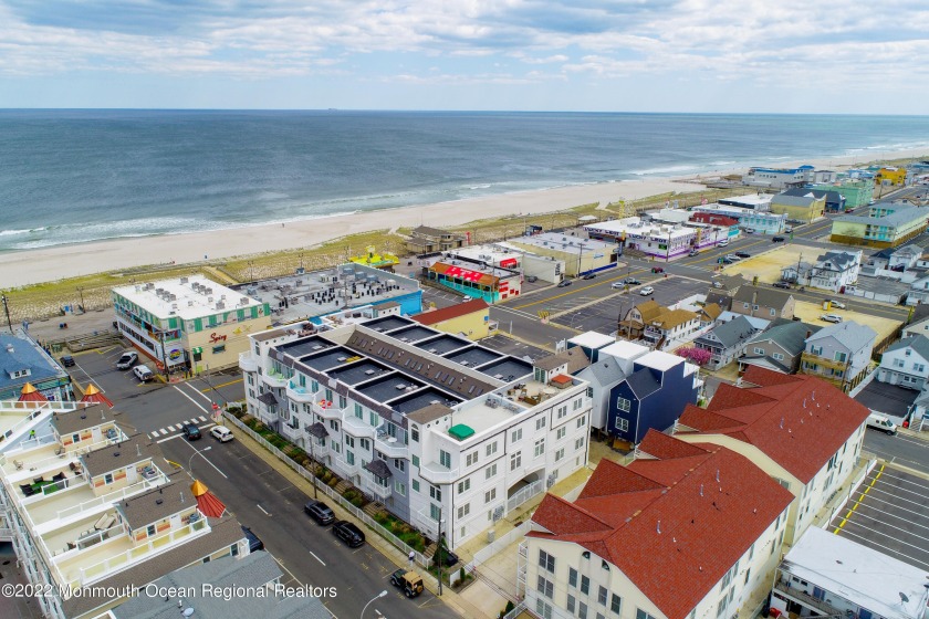Beautiful townhome, just steps away from the beach and - Beach Townhome/Townhouse for sale in Seaside Heights, New Jersey on Beachhouse.com