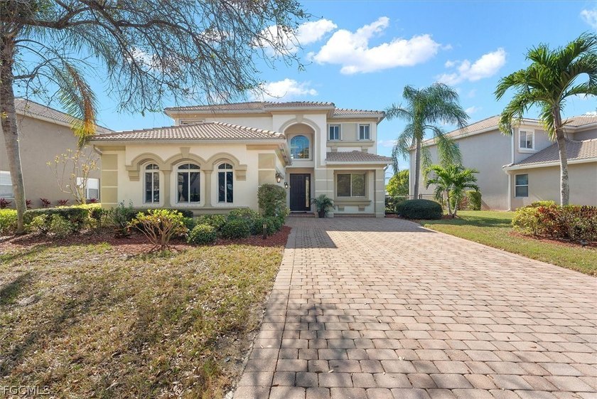 Luxury Living in the Heart of Estero: Experience the perfect - Beach Home for sale in Estero, Florida on Beachhouse.com
