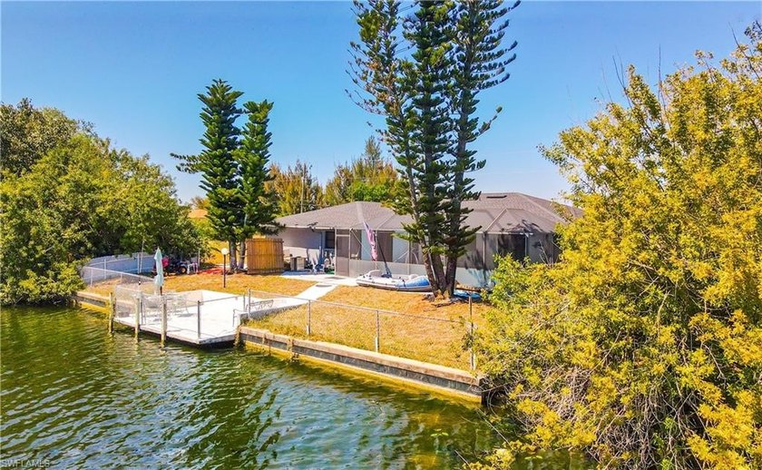 Spectacular Property in Cape Coral. DIRECT ACCESS TO A WIDE - Beach Home for sale in Cape Coral, Florida on Beachhouse.com