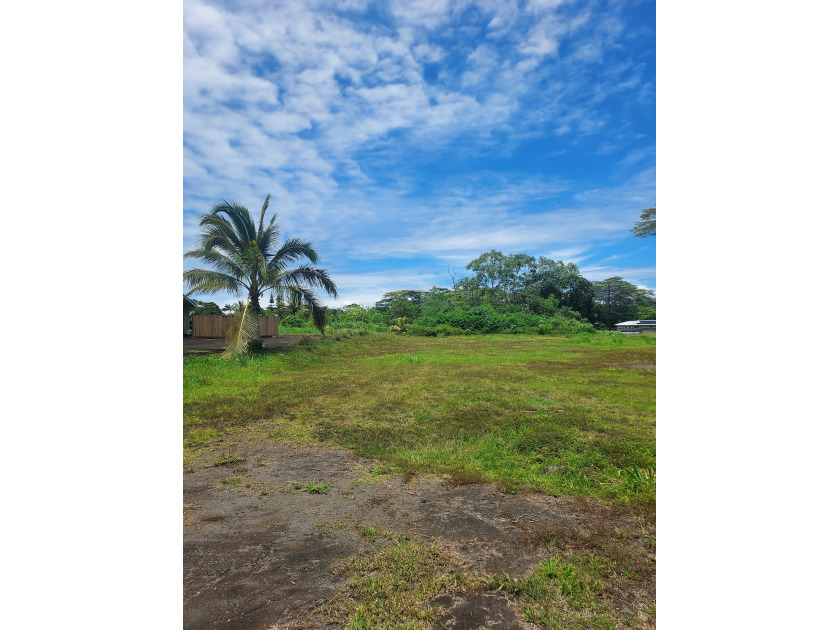 A Gorgeous acre right on Makuu Drive and 13th Ave.  Property has - Beach Lot for sale in Keaau, Hawaii on Beachhouse.com