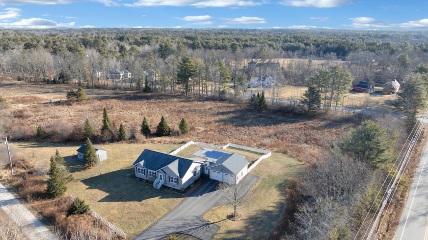 Open House Saturday 1/18 12pm-2pm Nestled on a private road with - Beach Home for sale in Cumberland, Maine on Beachhouse.com