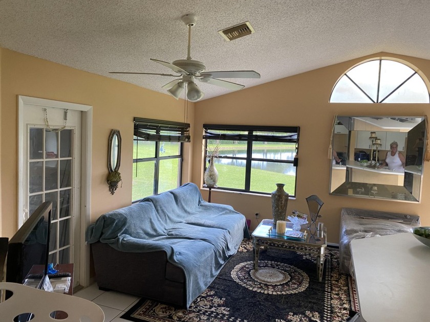 Just reduced !!!This is an incredible buy...Great long lake view - Beach Home for sale in Boynton Beach, Florida on Beachhouse.com