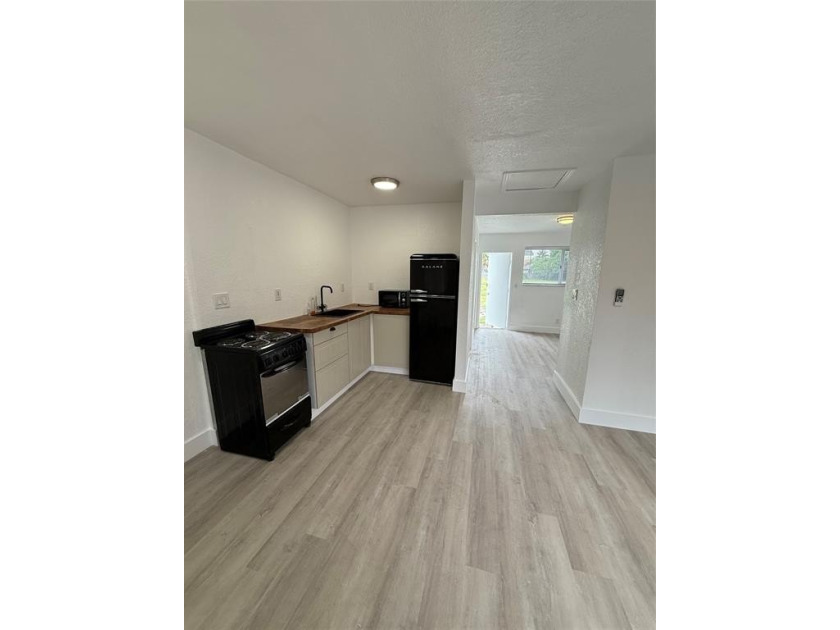 This stunning unit has been freshly renovated and is truly - Beach Condo for sale in Hollywood, Florida on Beachhouse.com