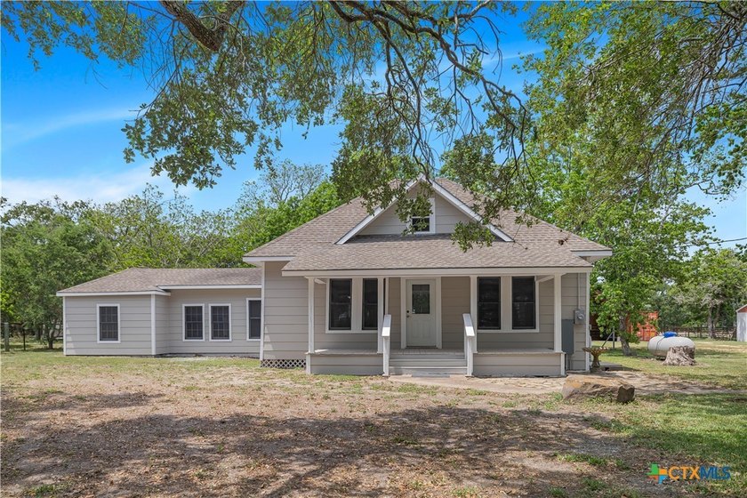 Experience true country living on this beautiful 16+ acre - Beach Home for sale in Palacios, Texas on Beachhouse.com