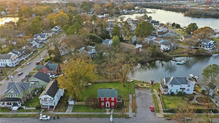 Welcome home to this unique WATERFRONT property on Scott's Creek - Beach Home for sale in Portsmouth, Virginia on Beachhouse.com