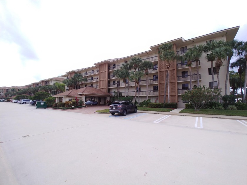 Beautifully upgraded unit with partial Intracoastal view - Beach Condo for sale in Jupiter, Florida on Beachhouse.com